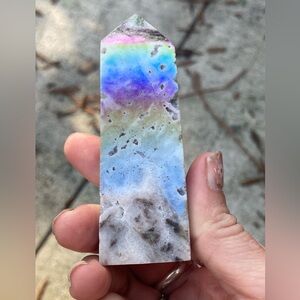 Aura coated sphalerite tower